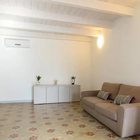 Sardinianworld - Xenia Boutique Apartament