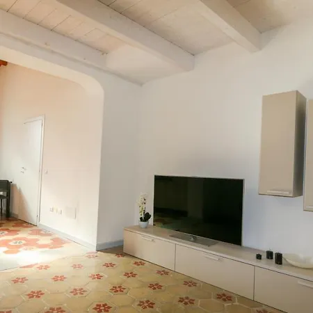Sardinianworld - Xenia Boutique * Oristano
